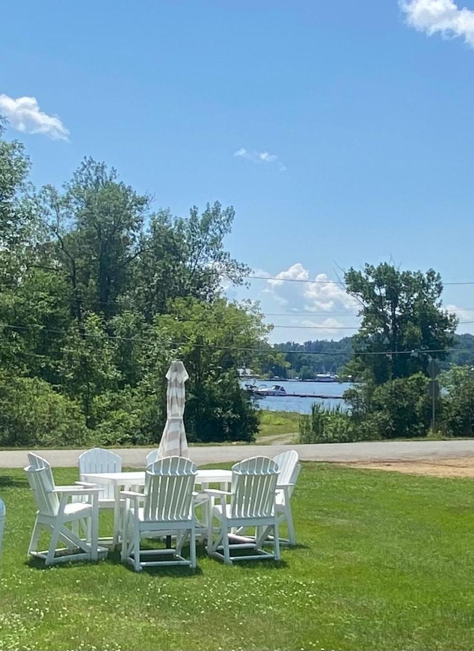 Beach House - On Lake Time Newport Luaran gambar